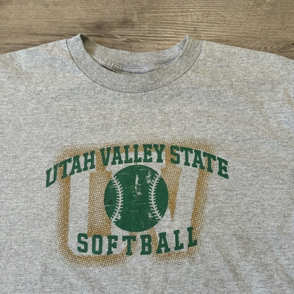 Vintage Utah Valley State University gray and green men’s M vintage t shirt - Picture 2 of 4